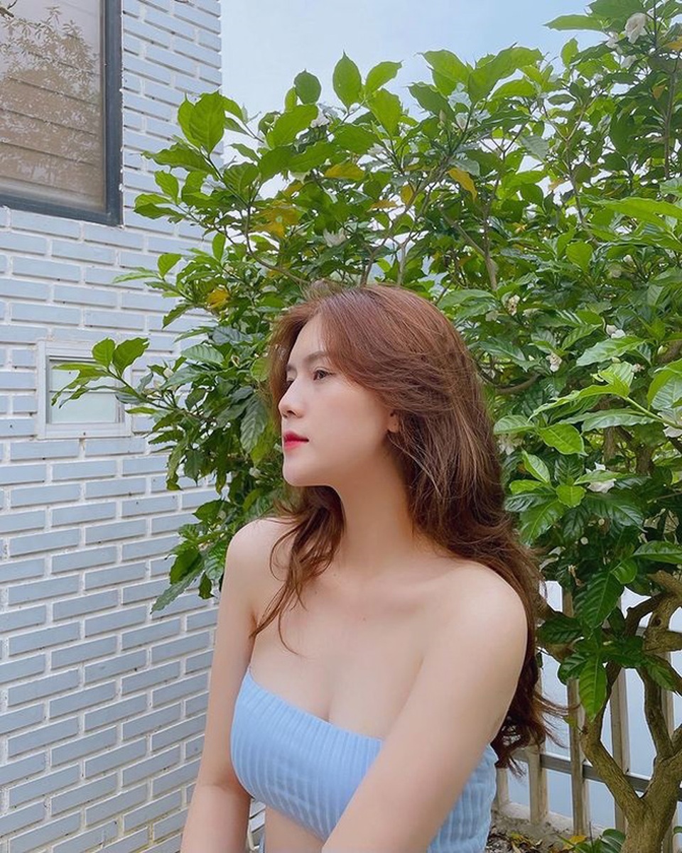 Hội gái xinh yêu cầu thủ Việt khoe dáng nóng bỏng với bikini - 5 Hội gái xinh yêu cầu thủ Việt khoe dáng nóng bỏng với bikini - 5