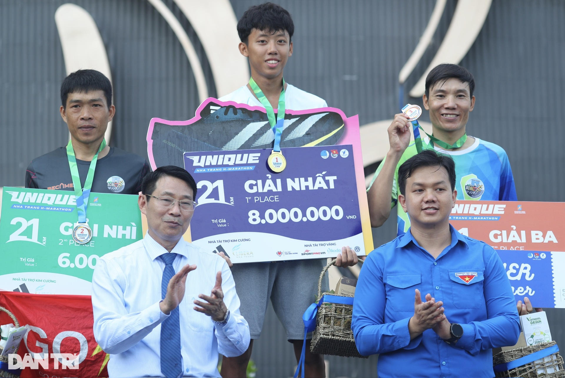 Nhà vô địch ở Unique Nha Trang H-Marathon 2024 - 2 Nhà vô địch ở Unique Nha Trang H-Marathon 2024 - 2