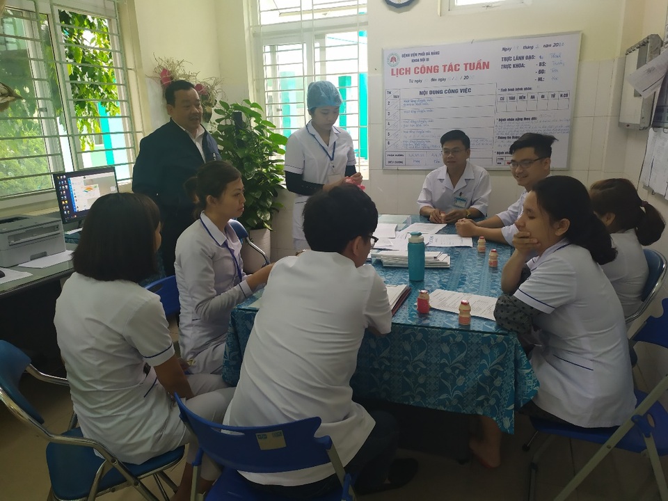 Đi qua “liều thuốc thử Covid-19” bằng triết lý về con người - 2