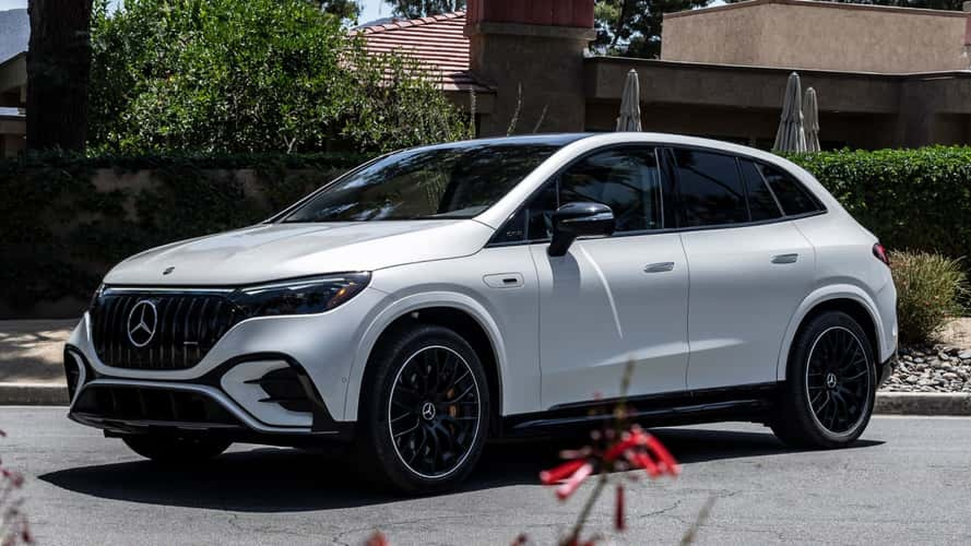 Điểm danh 20 mẫu SUV nhanh nhất thế giới có thể mua trong năm 2025 - 8 Điểm danh 20 mẫu SUV nhanh nhất thế giới có thể mua trong năm 2025 - 8