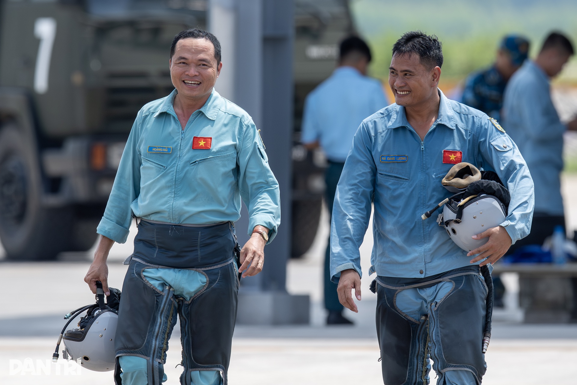 Hình ảnh ấn tượng của không quân Việt Nam bay nhiệm vụ A80 - 29 Hình ảnh ấn tượng của không quân Việt Nam bay nhiệm vụ A80 - 29