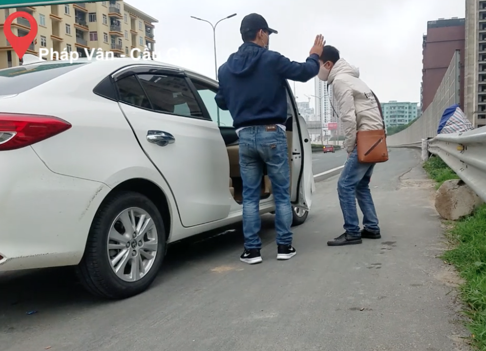 Nhộn nhịp cò dẫn mối người từ Hà Nội về quê giữa mùa dịch Covid-19 - 6 Nhộn nhịp cò dẫn mối người từ Hà Nội về quê giữa mùa dịch Covid-19 - 6