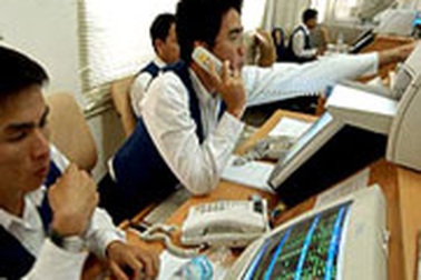 Luật Chứng khoán đặt cá nhân môi giới ra ngoài