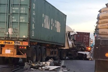 Lại xảy ra tai nạn ngay gần hiện trường vụ xe tải đè chết 5 người