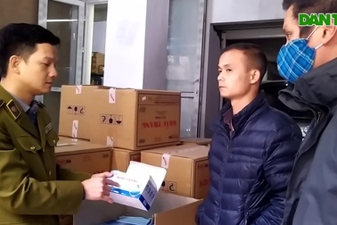 Hơn 100.000 chiếc khẩu trang không rõ nguồn gốc bị thu giữ