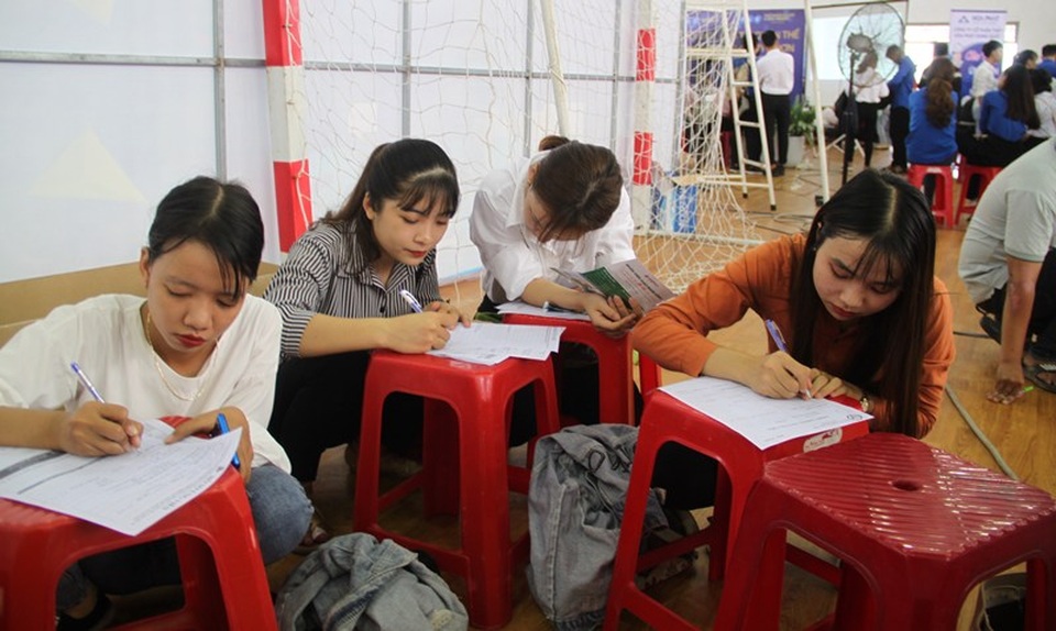 Bình Định: Hơn 2.000 sinh viên dự Ngày hội việc làm 2020 - 3 Bình Định: Hơn 2.000 sinh viên dự Ngày hội việc làm 2020 - 3