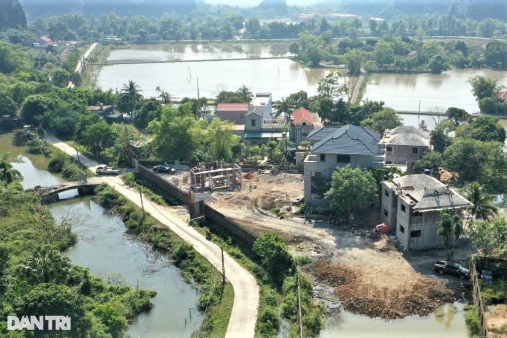 Xây nhà trái phép xâm hại di sản thế giới Tràng An - 4 Xây nhà trái phép xâm hại di sản thế giới Tràng An - 4