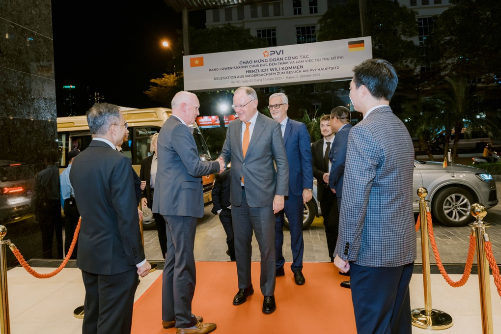 Phái đoàn bang Lower Saxony đến thăm và làm việc tại PVI - 2 Phái đoàn bang Lower Saxony đến thăm và làm việc tại PVI - 2