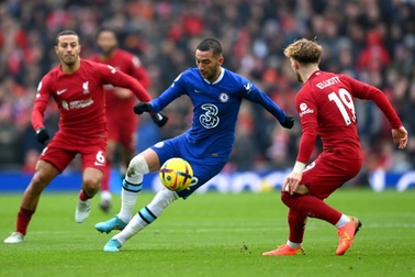 Chia điểm ở Anfield, Chelsea níu chân Liverpool ở giữa bảng xếp hạng