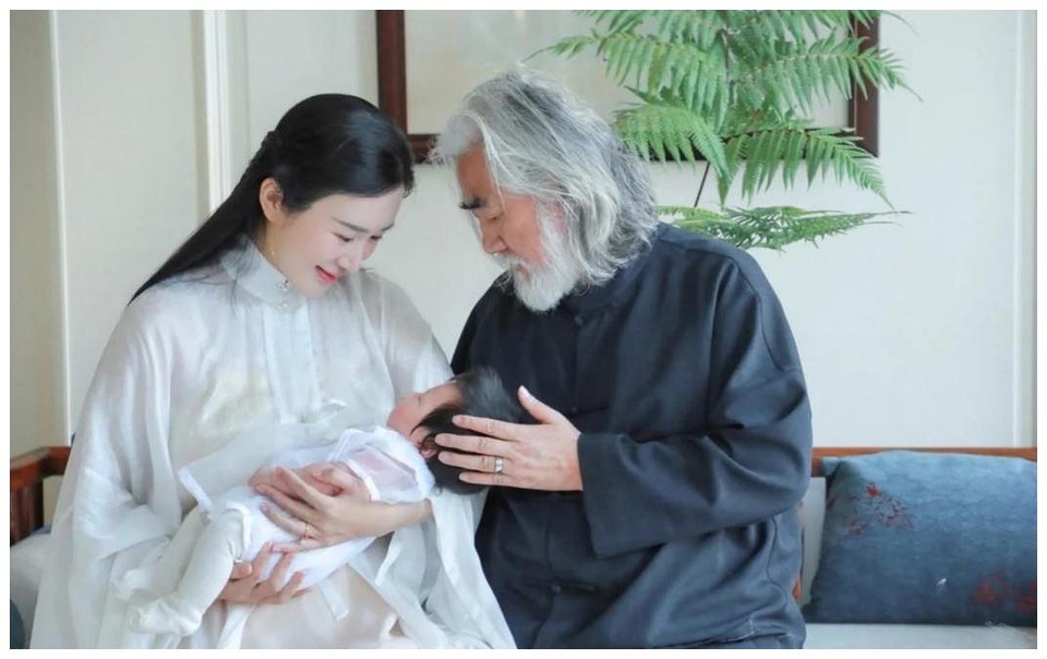 Tuổi thất thập, đạo diễn Trương Kỷ Trung vui thú ở nhà... bế con - 17 Tuổi thất thập, đạo diễn Trương Kỷ Trung vui thú ở nhà... bế con - 17