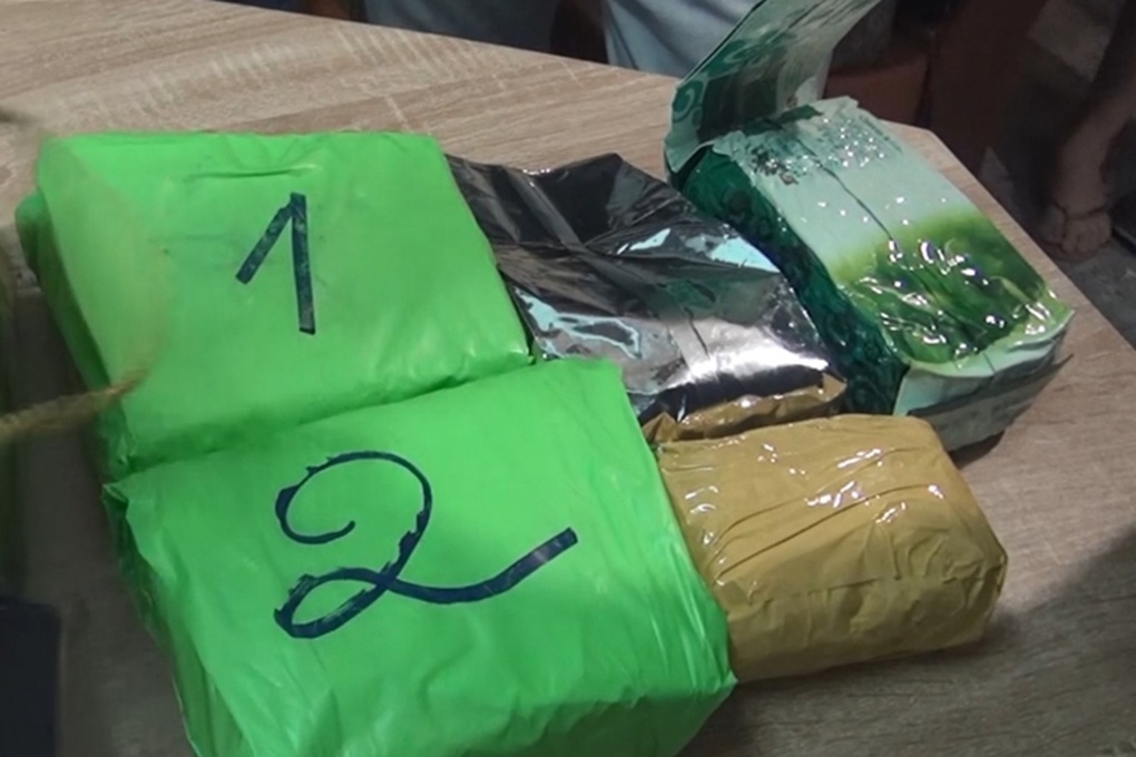 Bắt đôi nam nữ vận chuyển 4kg ma túy từ TPHCM về Nha Trang - 1 Bắt đôi nam nữ vận chuyển 4kg ma túy từ TPHCM về Nha Trang - 1