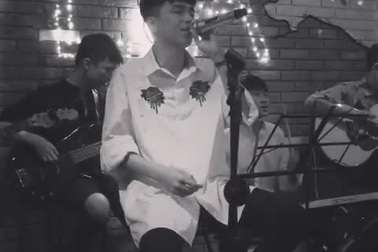 9x Cao Bằng đẹp trai, hát hay