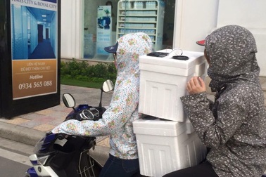 Cao điểm nắng nóng, điều hòa tự chế giá 300 nghìn đồng “hút” khách bình dân