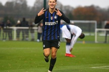 Sint Truidense mua tiền đạo từ Inter, Công Phượng thêm khó khăn