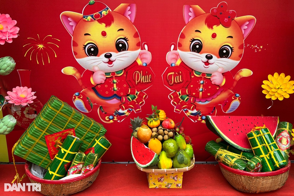 Bà con trong hẻm nhỏ góp tiền làm đường hoa đón xuân mới - 11 Bà con trong hẻm nhỏ góp tiền làm đường hoa đón xuân mới - 11