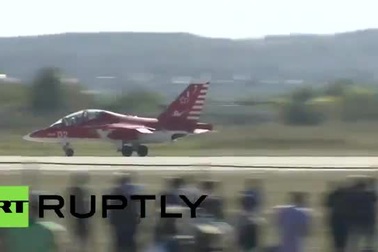 Xem máy bay Nga trình diễn ấn tượng trong triển lãm hàng không