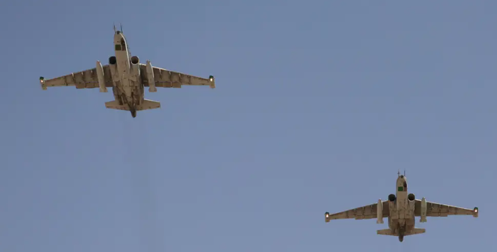 Ukraine tuyên bố bắn rơi cường kích Su-25, hạ 4 xe tăng Nga trong một ngày - 1 Ukraine tuyên bố bắn rơi cường kích Su-25, hạ 4 xe tăng Nga trong một ngày - 1