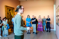 Hướng dẫn viên du lịch mắng khách suốt 70 phút vẫn được khen