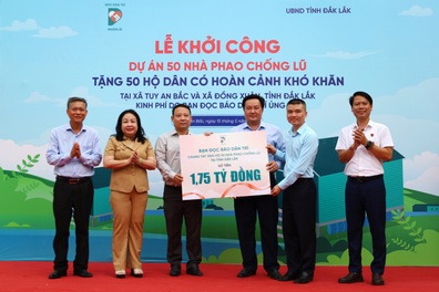 Khởi công 50 nhà phao chống lũ do bạn đọc Dân trí tặng người dân Đắk Lắk