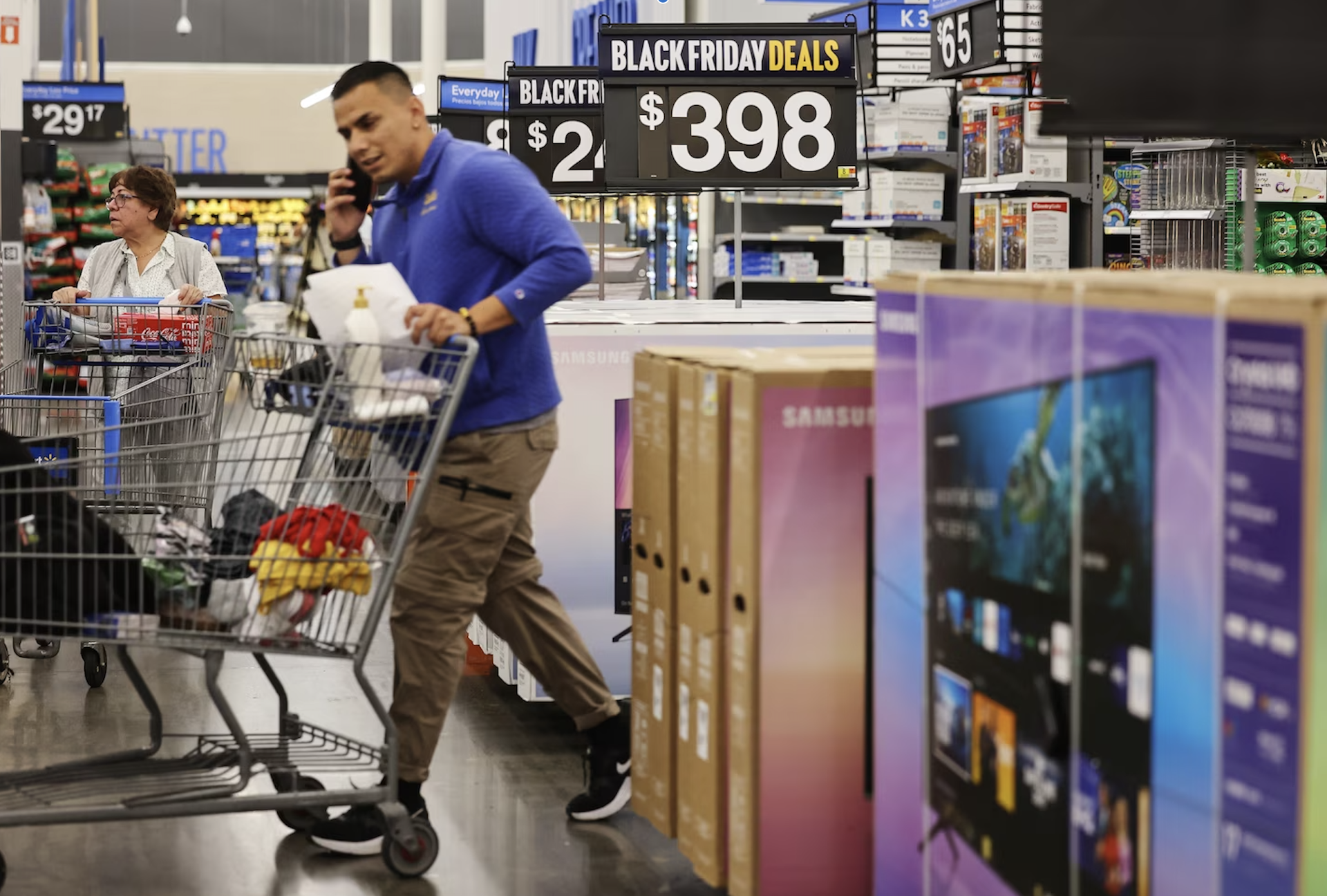 Tín hiệu vui ở Mỹ, châu Âu dịp Black Friday: Người dân rộn ràng săn sale - 3 Tín hiệu vui ở Mỹ, châu Âu dịp Black Friday: Người dân rộn ràng săn sale - 3