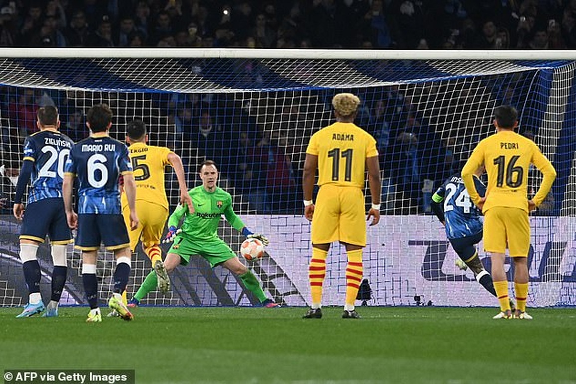 Thắng đậm Napoli, Barcelona giành vé đi tiếp ở Europa League - 4 Thắng đậm Napoli, Barcelona giành vé đi tiếp ở Europa League - 4