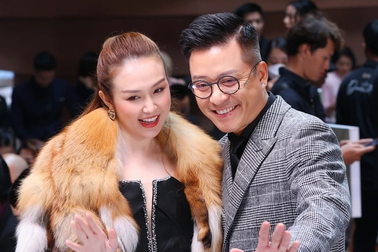 Tuấn Hưng và vợ tình tứ, Mạnh Trường lẻ bóng trên thảm đỏ