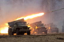 Châu Âu đồng loạt cam kết cấp vũ khí hạng nặng cho Ukraine