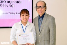 "4 năm liên tiếp nhận học bổng Nguyễn Trường Tộ với em là cả một giấc mơ!"