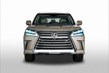 Sao không phải Land Cruiser, mà lại là Lexus LX 570?