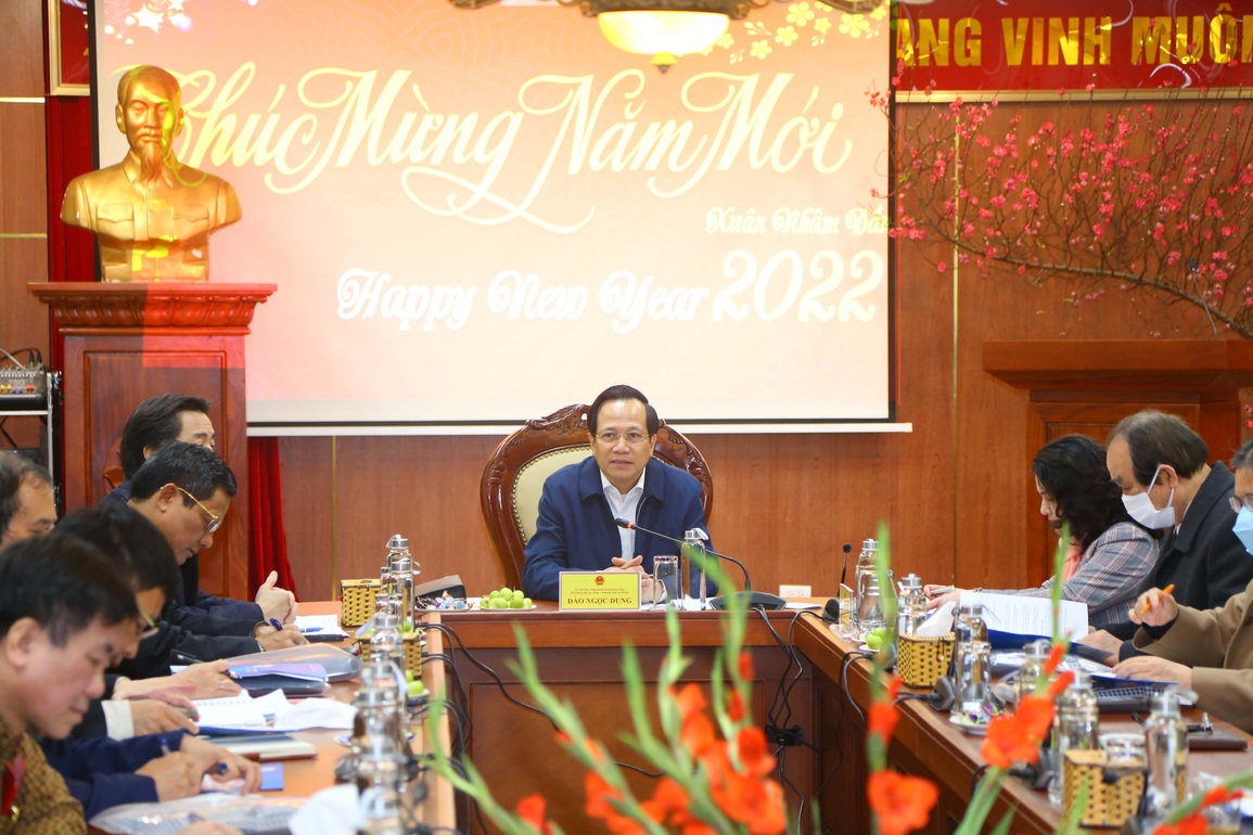 Chuyện cháu bé 3 tuổi bị đóng đinh có sự vô cảm của người lớn - 2 Chuyện cháu bé 3 tuổi bị đóng đinh có sự vô cảm của người lớn - 2