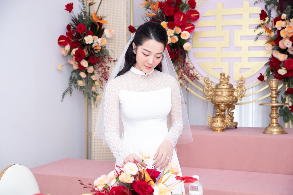 Lễ cưới diễn viên Karen Nguyễn: Chú rể gốc Hoa và dàn bê tráp chất lừ - 1 Lễ cưới diễn viên Karen Nguyễn: Chú rể gốc Hoa và dàn bê tráp chất lừ - 1