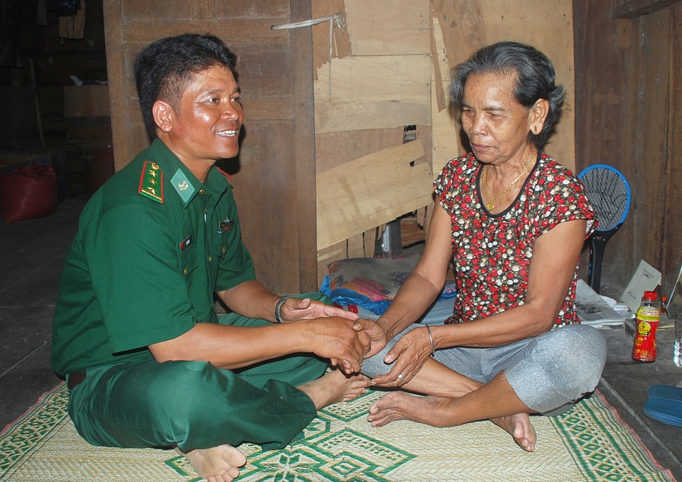 Nữ già làng đặc biệt có một không hai của bản làng Krông - 5 Nữ già làng đặc biệt có một không hai của bản làng Krông - 5