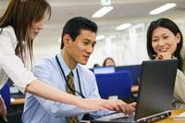 Nhiều nhân viên văn phòng kiếm việc làm thêm