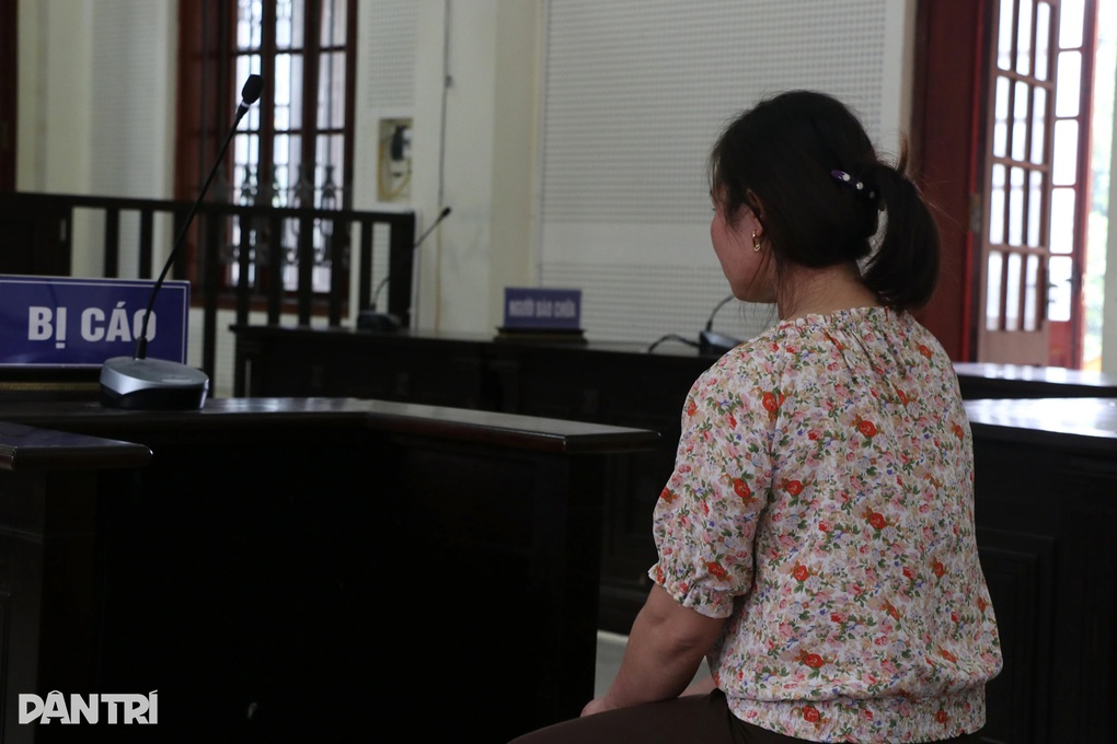 Người phụ nữ mù chữ: Bị cáo tưởng án treo cũng phải ngồi tù - 2 Người phụ nữ mù chữ: Bị cáo tưởng án treo cũng phải ngồi tù - 2