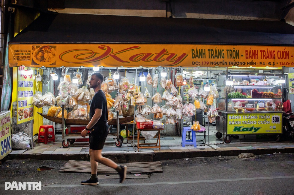 Vì sao phố ẩm thực trung tâm TPHCM vắng khách? - 3 Vì sao phố ẩm thực trung tâm TPHCM vắng khách? - 3