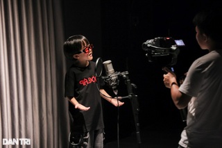 "Em bé chất" Xệ Xệ: Rapper nhí gây sốt mạng xã hội, thích nhạc truyền thống - 4