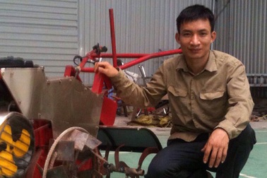 Nông dân trẻ chế tạo máy nông nghiệp đa năng