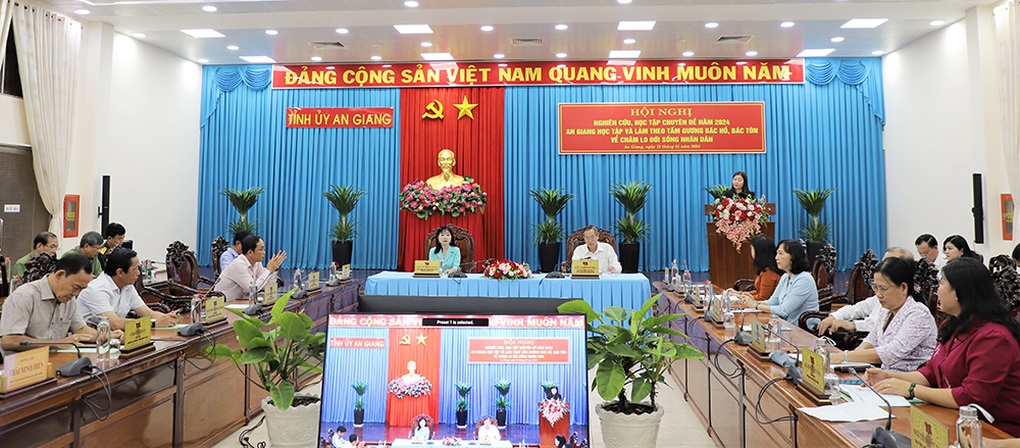 Học tập, làm theo Bác Hồ, Bác Tôn về chăm lo đời sống Nhân dân - 1 Học tập, làm theo Bác Hồ, Bác Tôn về chăm lo đời sống Nhân dân - 1
