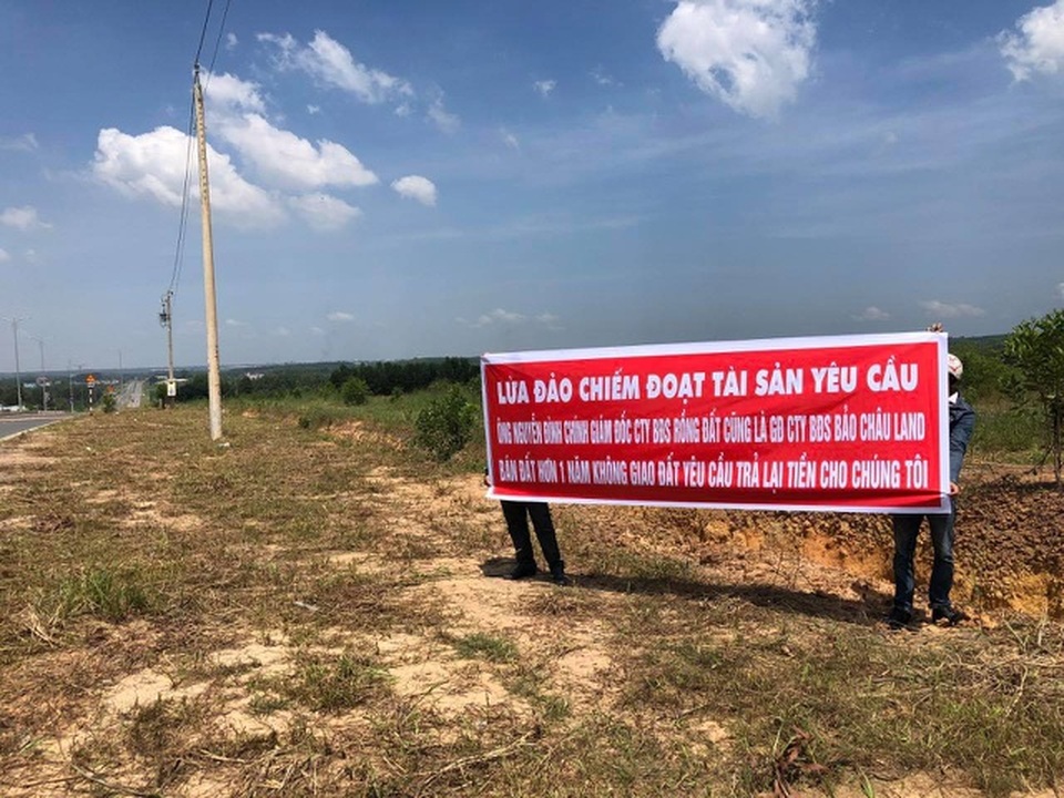 Điểm mặt loạt đại gia phân lô bán nền, ôm tiền bỏ trốn bị bắt, truy nã - 4 Điểm mặt loạt đại gia phân lô bán nền, ôm tiền bỏ trốn bị bắt, truy nã - 4