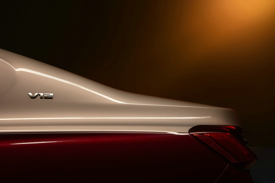 BMW gây thất vọng vì 7-Series phiên bản đặc biệt trông giống... Maybach - 8 BMW gây thất vọng vì 7-Series phiên bản đặc biệt trông giống... Maybach - 8