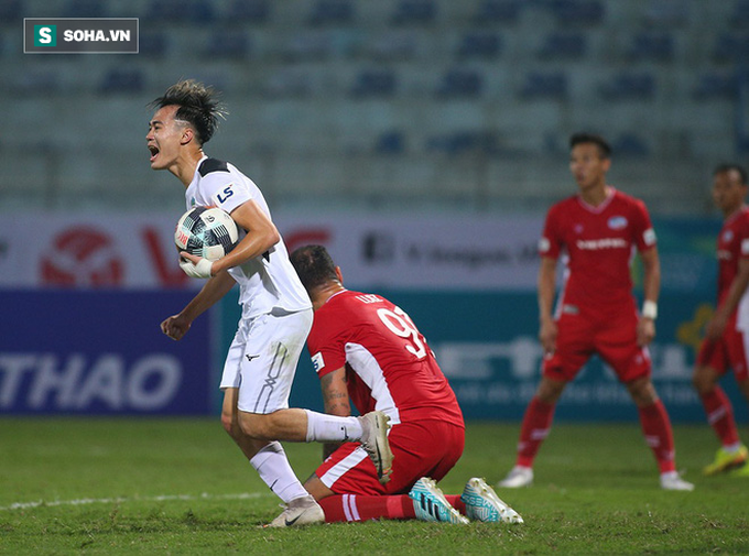 HLV Than Quảng Ninh: Tập trung chống Covid-19 đi, V.League chỉ là thứ yếu! - Ảnh 1.