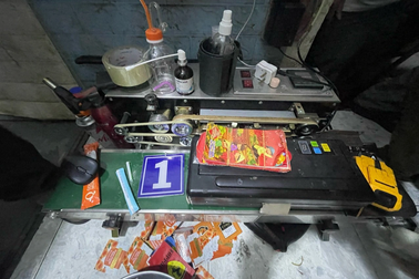 Phá đường dây bào chế, đóng gói "nước vui" ở TPHCM