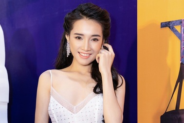 Nhã Phương lần đầu xuất hiện sau đính hôn, từ chối chia sẻ chuyện cưới hỏi