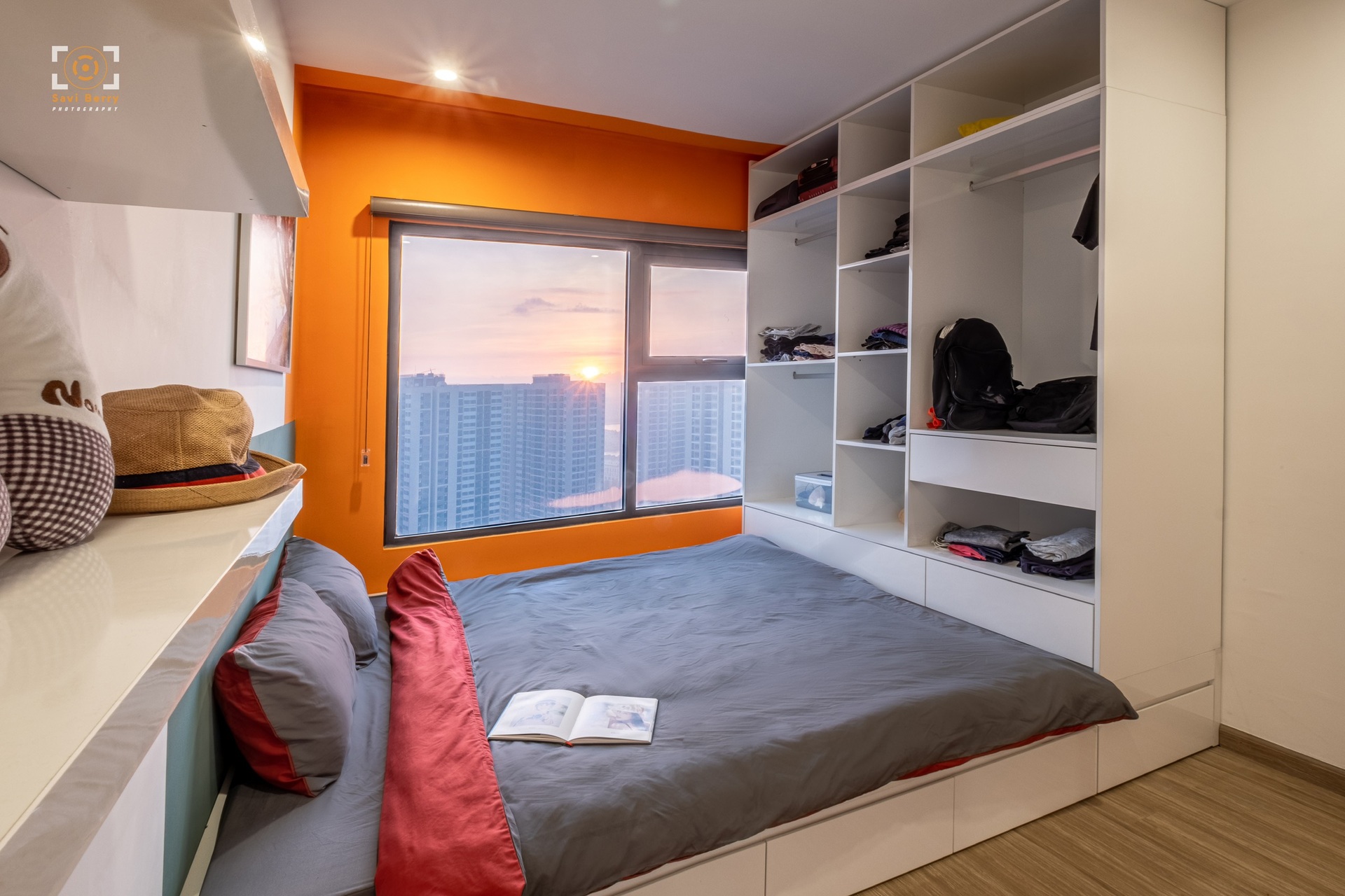 Lạ mắt với căn hộ có nội thất tông cam của anh chàng độc thân - 5 Lạ mắt với căn hộ có nội thất tông cam của anh chàng độc thân - 5