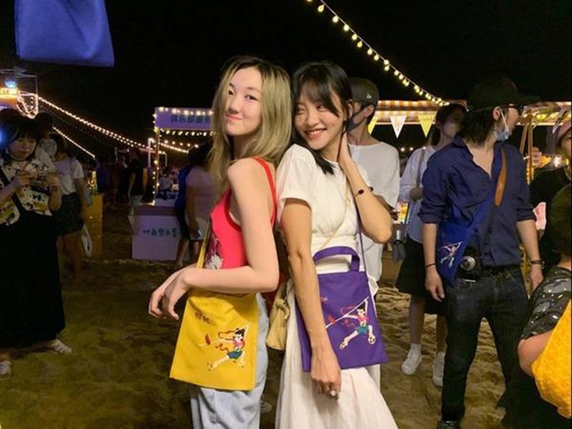 Con gái Vương Phi sống trong nhung lụa, lộ thành tích học tập kém - 3 Con gái Vương Phi sống trong nhung lụa, lộ thành tích học tập kém - 3