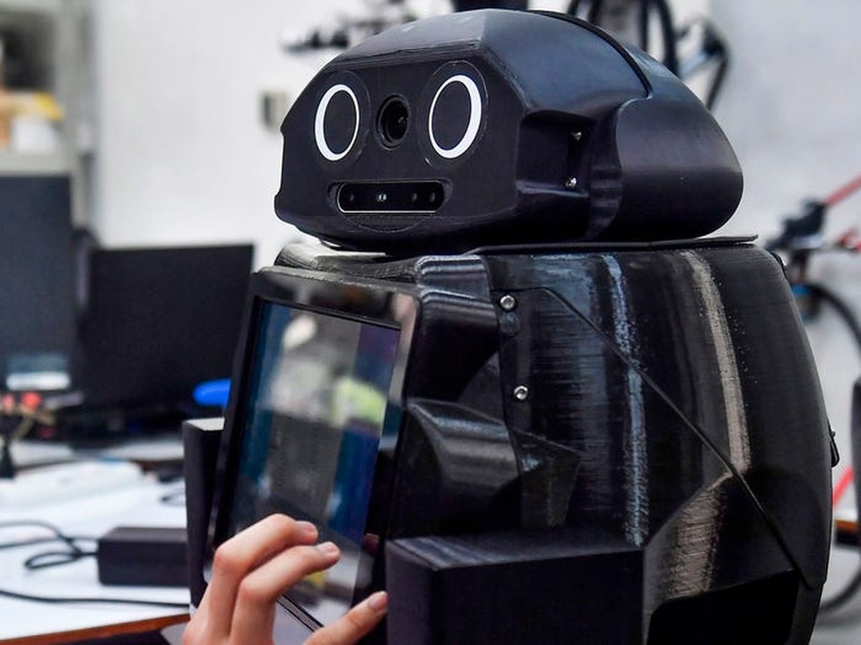 Thái Lan dùng robot để khám chữa cho bệnh nhân Covid-19 - 1