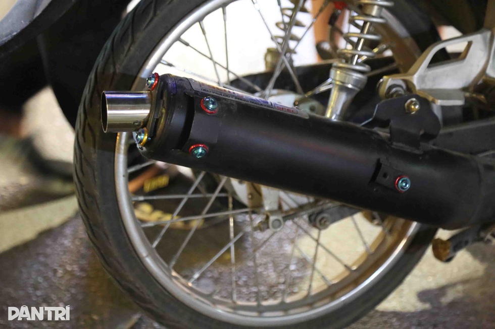 141 hóa trang xuyên đêm truy bắt quái xế trên phố Hà Nội - 3