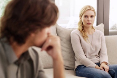 Bị vợ phát hiện ngoại tình yêu cầu bỏ bồ, chồng còn văn vở "muốn có cả hai"