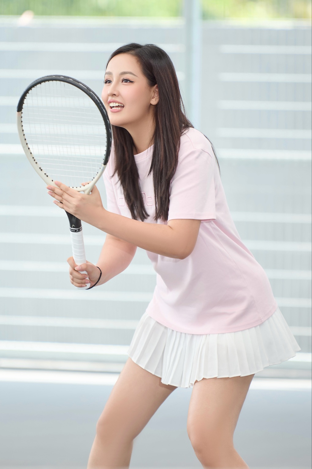 Mai Phương Thúy khoe dáng trên sân tennis, hé lộ tình trạng sức khỏe - 1 Mai Phương Thúy khoe dáng trên sân tennis, hé lộ tình trạng sức khỏe - 1