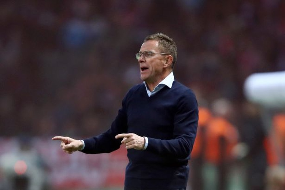 Lộ mức lương khổng lồ của HLV Rangnick ở Man Utd - 1 Lộ mức lương khổng lồ của HLV Rangnick ở Man Utd - 1